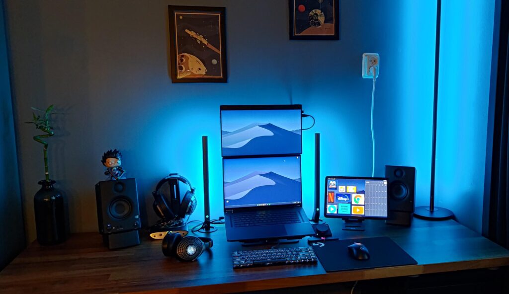 Sold my desktop to go laptop only! Trying out the vertical monitor setup