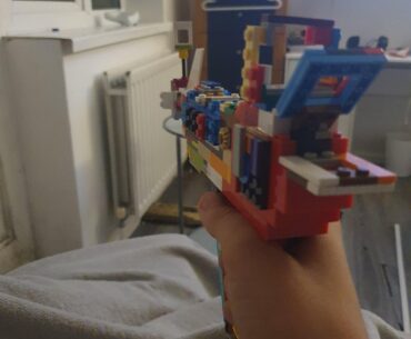 I made a lego ray gun I know it has the rong colours but I don't have them