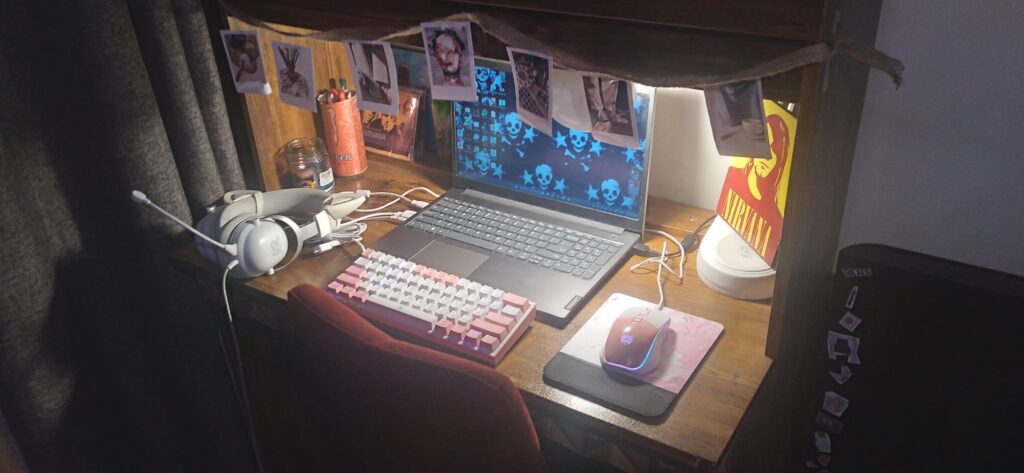 mine isn't really a battlestation, per se, more like a cosy cove tbf