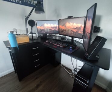 Before anyone says anything, yes I know I need to do some cable management and probably move some stuff off my desk, but I'm happy with this for now