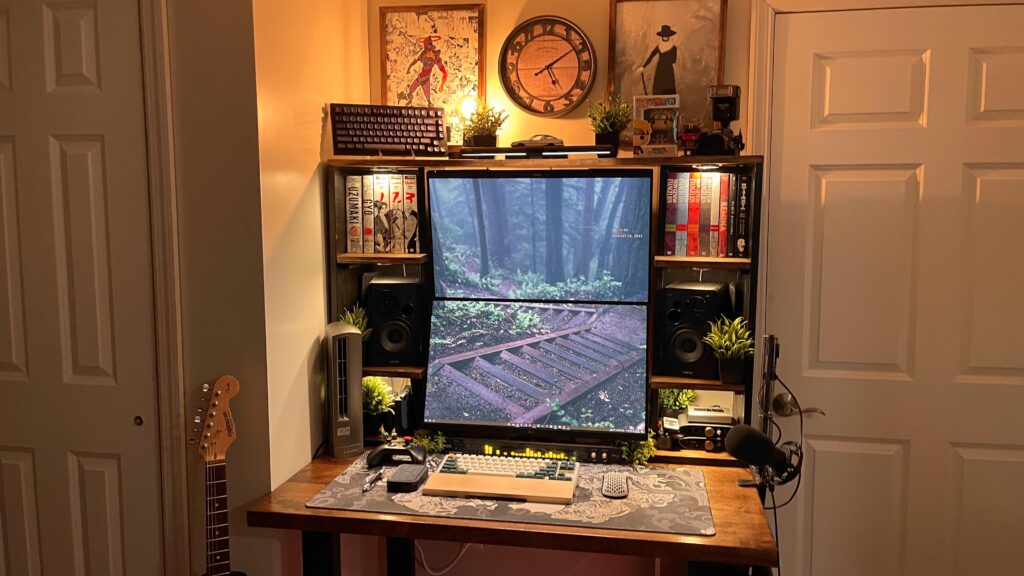 First post! Cozy and compact setup