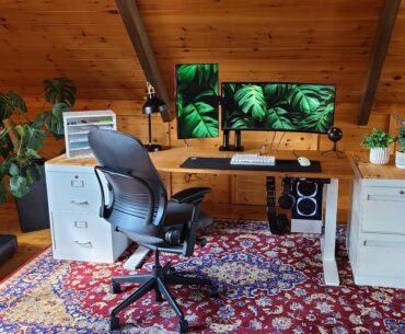 My natural work&gaming battle station. Any lightning recommendations to put on the ceiling above my monitors?