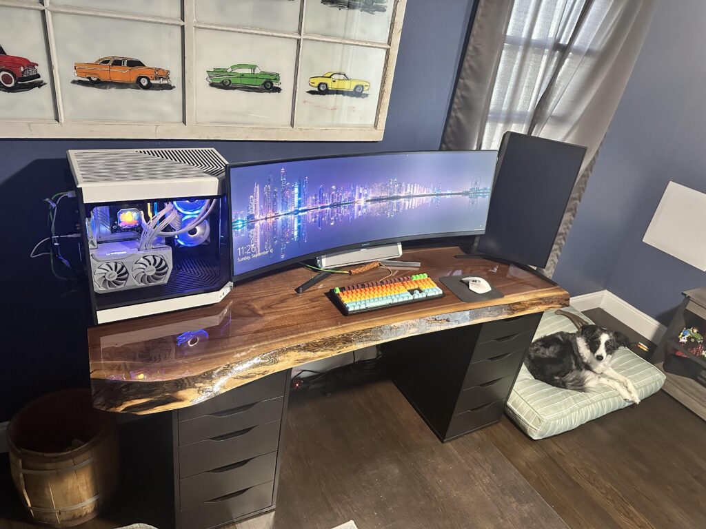 Live Edge Battle Desk