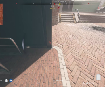 Anyone else have this happening all the time even if the controller is still on and batteries are full? Don’t mind the bot on the roof.