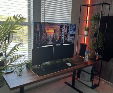 Honest thought? Mainly about the ultra wide above the 2 27” inch monitors.