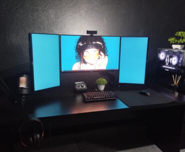Finally managed to do a triple monitor setup!