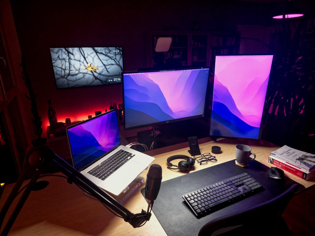 Pretty satisfied with my battlestation in living room.
