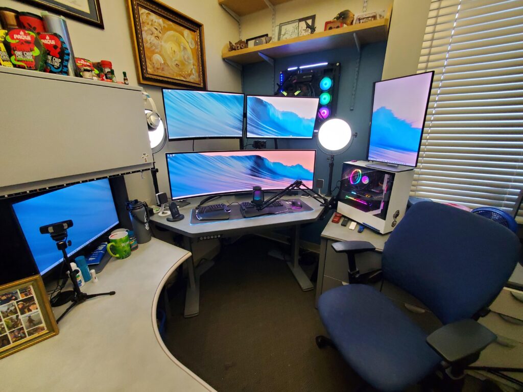 Ryzen 9 7950x with 49" G9 OLED primary computer. Ryzen 7 with dual 27 center top, dual 24 sides secondary streaming pc.