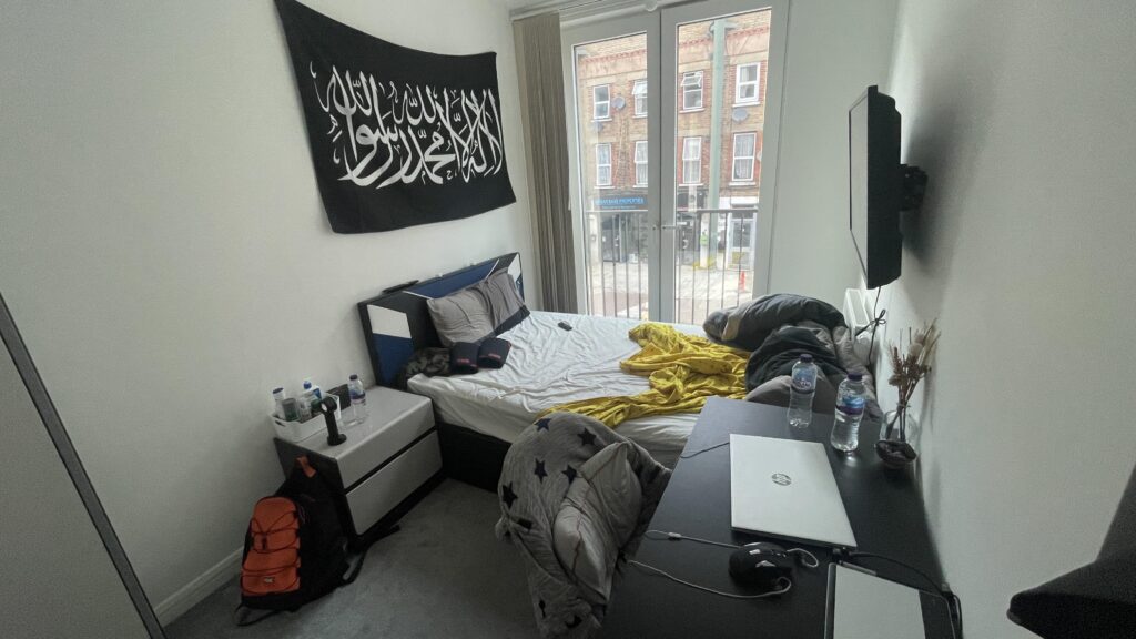 this might be too average of a battlestation…