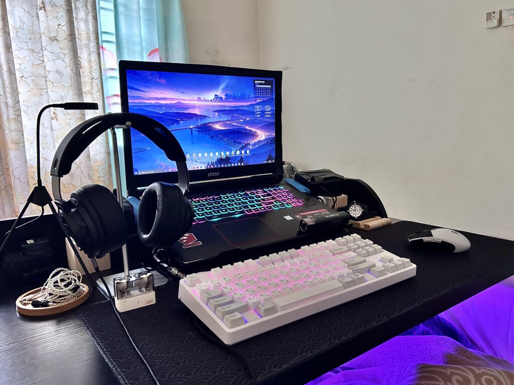 Broke my ankle a few weeks ago, so now this is my on-the-bed table setup for the next few months!