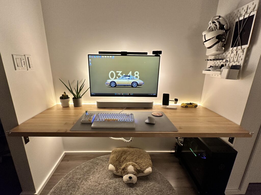 Finally, own home desk