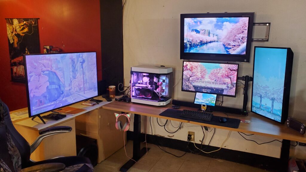 Someone gave me a 720p TV.. So I added it to the setup!