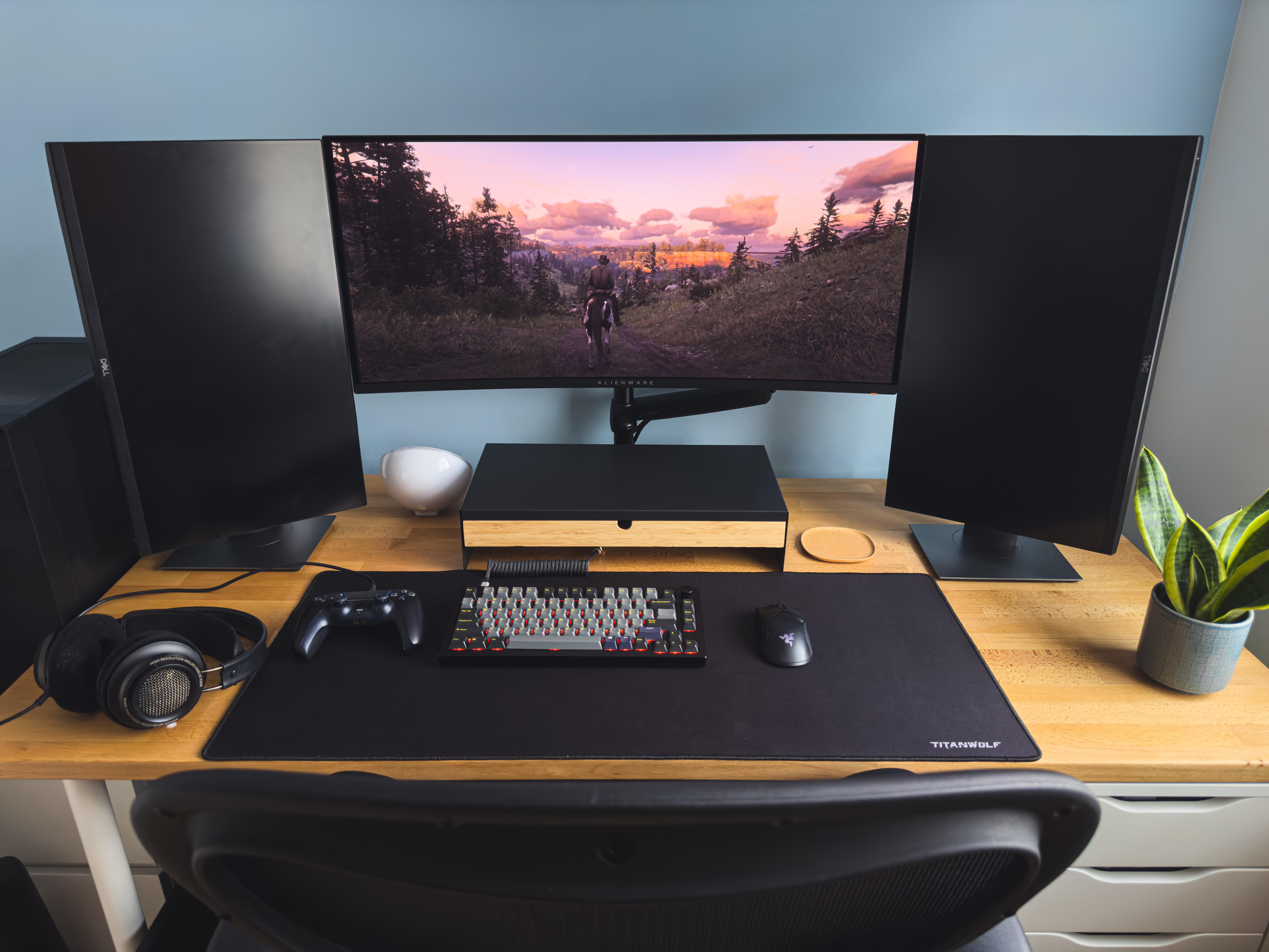 After putting it off for over a year I caved in and switched to an ultrawide monitor.
