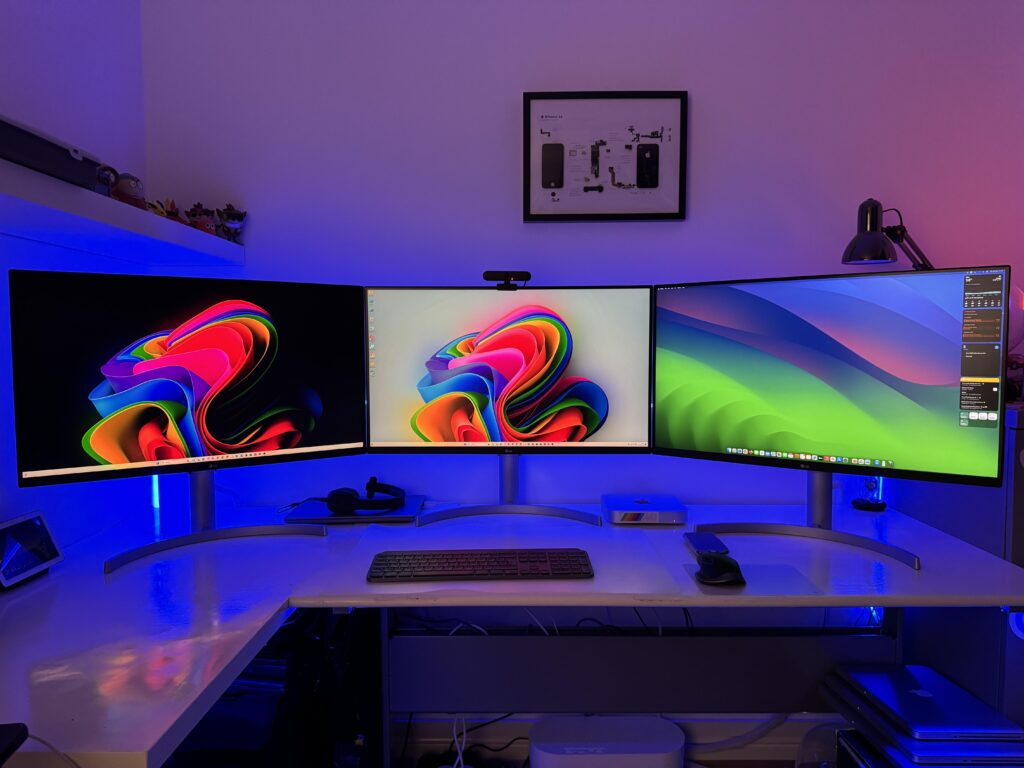 Out with the 30” Apple Cinema Displays. In with the LG 32UN650Ps.