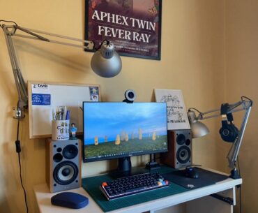 Three years of loyal service. Last photo before a complete makeover (and yes, I'll be painting the walls too)