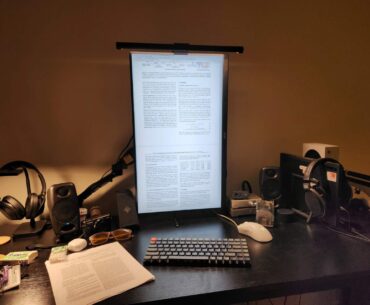 Using vertical monitor as the main is actually not that bad.