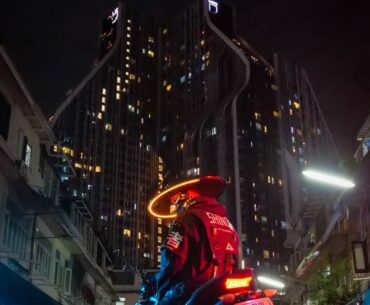 This guy's costume is super dope, and the photo is barely edited. (from @put_padee Twitter)
