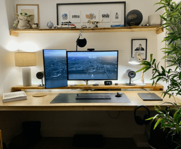 My M2 MacBook Air desk setup