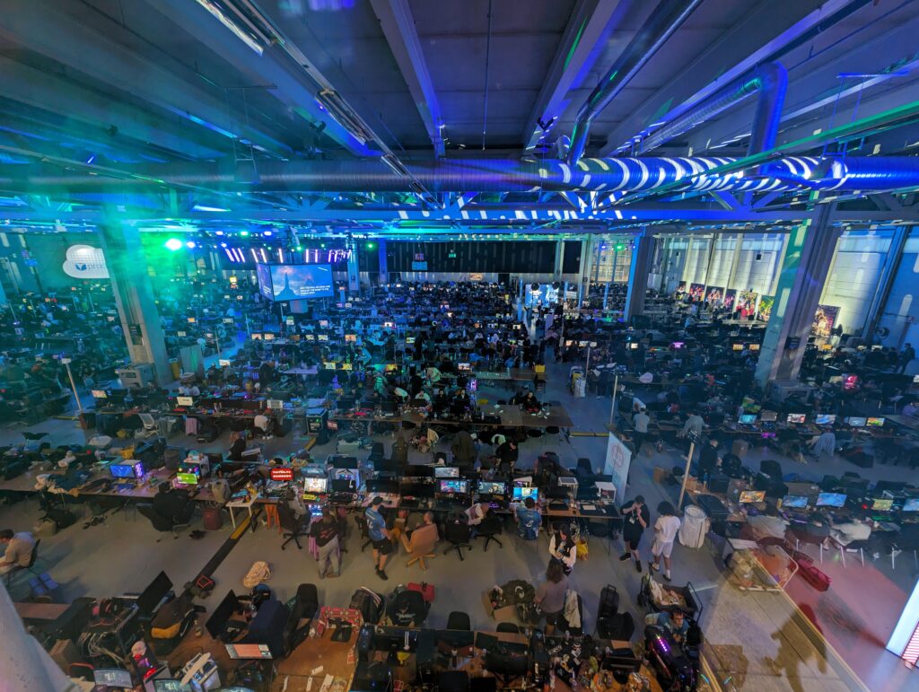 Would you go to this LAN Party? 2000 people, 4 days. (switzerLAN)