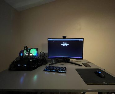 A very average battlestation.