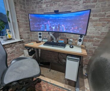 I need to sort the room out (clean the brick work and put flooring down) but for now this is my home office :)