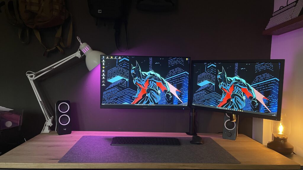 Final setup update .. for now xD .. my ikea linnmon broke .. so i bought a massive oak desktop for 50 bucks from a private seller .. 150x65cm ..