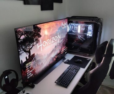 Anyone know this monitor name?