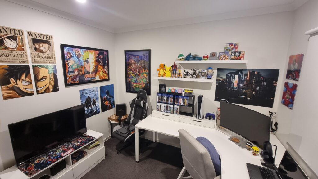 Updated my setup with posters I've printed out myself!
