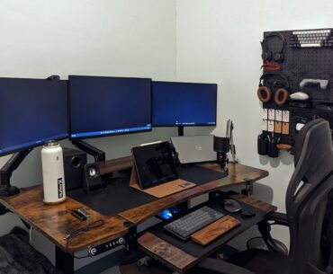 Multisystem setup (work laptop, PC) connected via Logitech flow (& easy switch for the ipad). Open to wallpaper recommendations