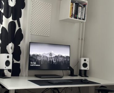 My simple home office. Cables need some tidying.