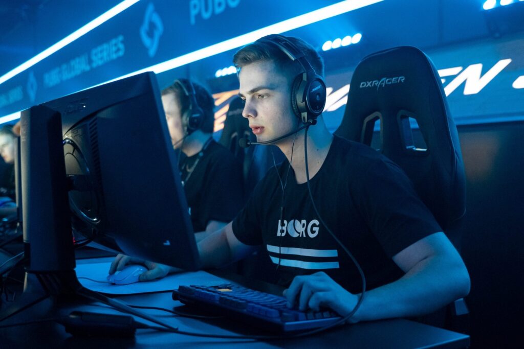 We had an interview with FUT Esports player Luke "Teabone" Crafer