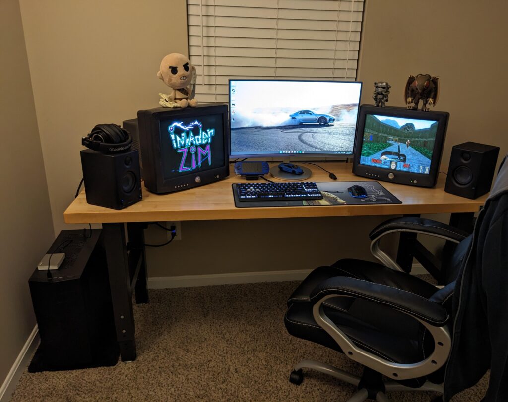 Retro setup with 2 CRTs