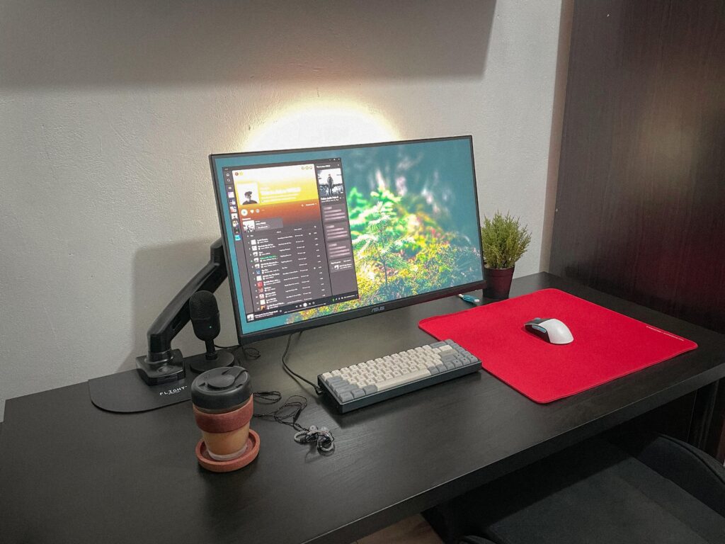 Current cozy game & work station