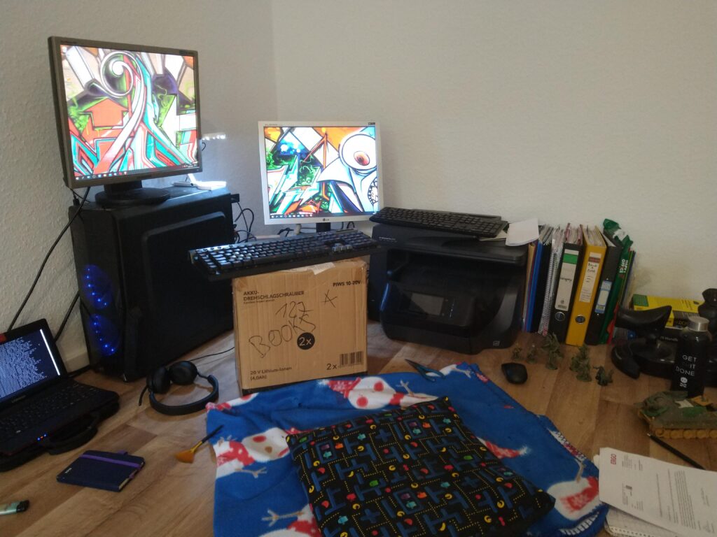 My setup when I first moved in (ex took the furniture). Have come a long way since then...