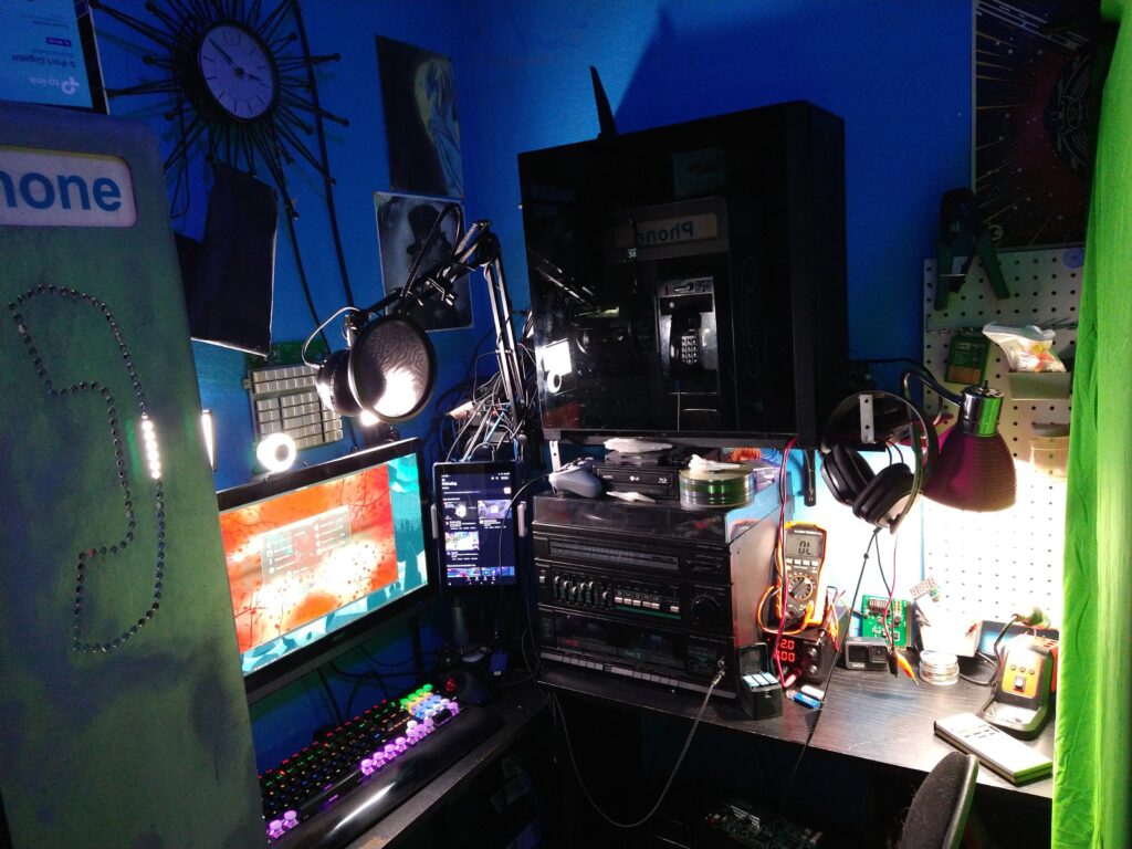 Hybrid streaming/tinkering battlestation/workstation.
