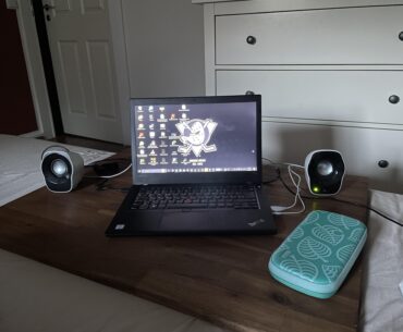 Battlestation Covid Edition .. currently iam confined to our guest bedroom while battleing covid .. 😷..never want to get that sh** again ..