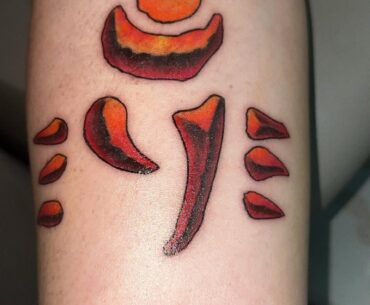 Since Everyone is posting their tattoos, I thought I'd show you the sleeve in working on.