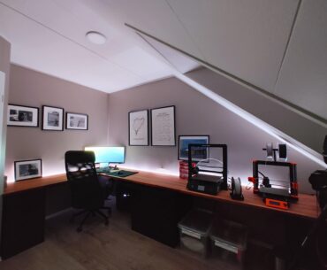 Moved in to a new house. Now 6 months later I finally have a complete-ish hobby/battlestation.
