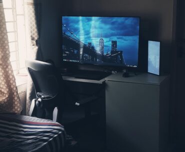 A budget battle station...also yes that's my laptop as a second monitor