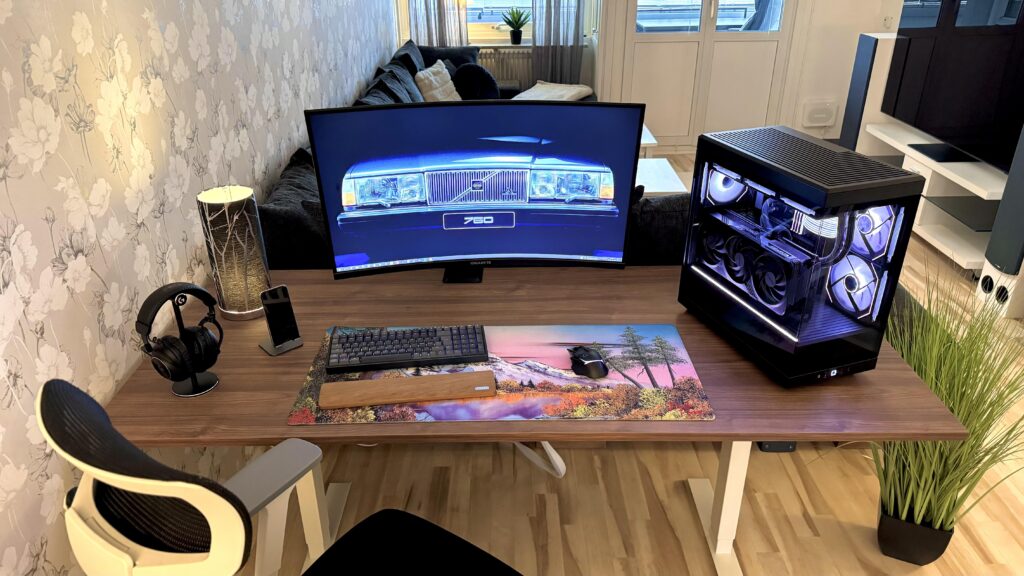 Got myself a new desk