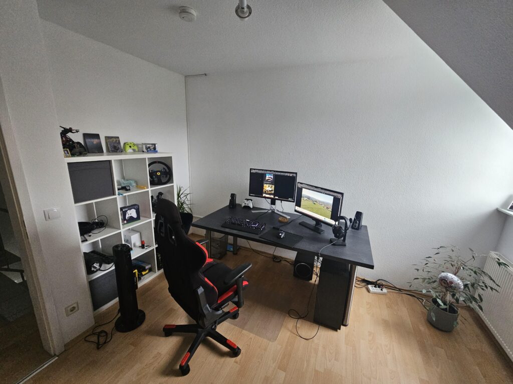 Hey Guys, this is my new room. I dreamed my hole life about a Room only for me and Gaming. But now its here i dont find the right look and what to do with it. After some evening/night games i am missing light for sure, but what to do with alle the empty walls and everythink. Can you guys help me? Hey Guys, this is my new room. I dreamed my hole life about a Room only for me and Gaming. But now its here i dont find the right look and what to do with it. After some evening/night games i am missing light for sure, but what to do with alle the empty walls and everythink. Can you guys help me?