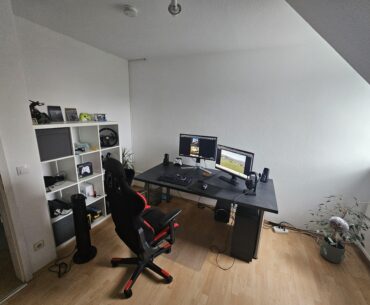 Hey Guys, this is my new room. I dreamed my hole life about a Room only for me and Gaming. But now its here i dont find the right look and what to do with it. After some evening/night games i am missing light for sure, but what to do with alle the empty walls and everythink. Can you guys help me?