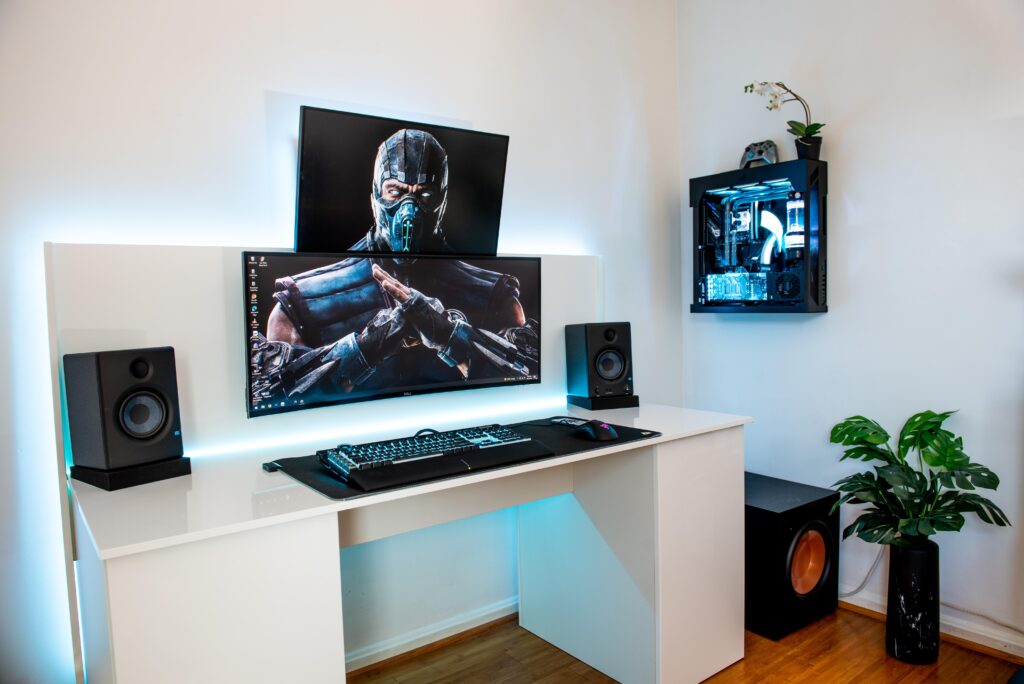 Built a new desk from scratch, got a new mechanical keyboard and added a secondary monitor to my setup.