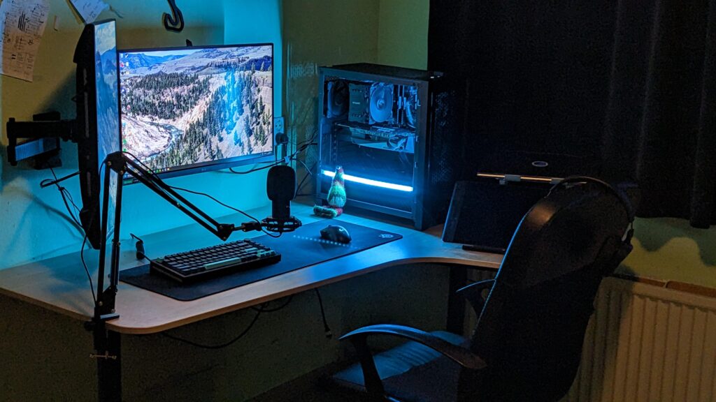 My battlestation (as a 16 y/o all of my income is disposable, and all of it went to my setup)