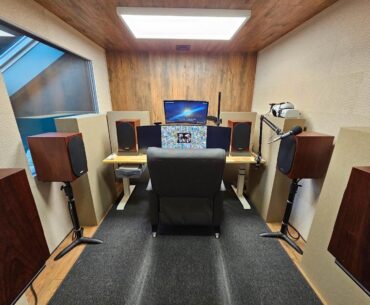 Communist surround sound room - 1y update.