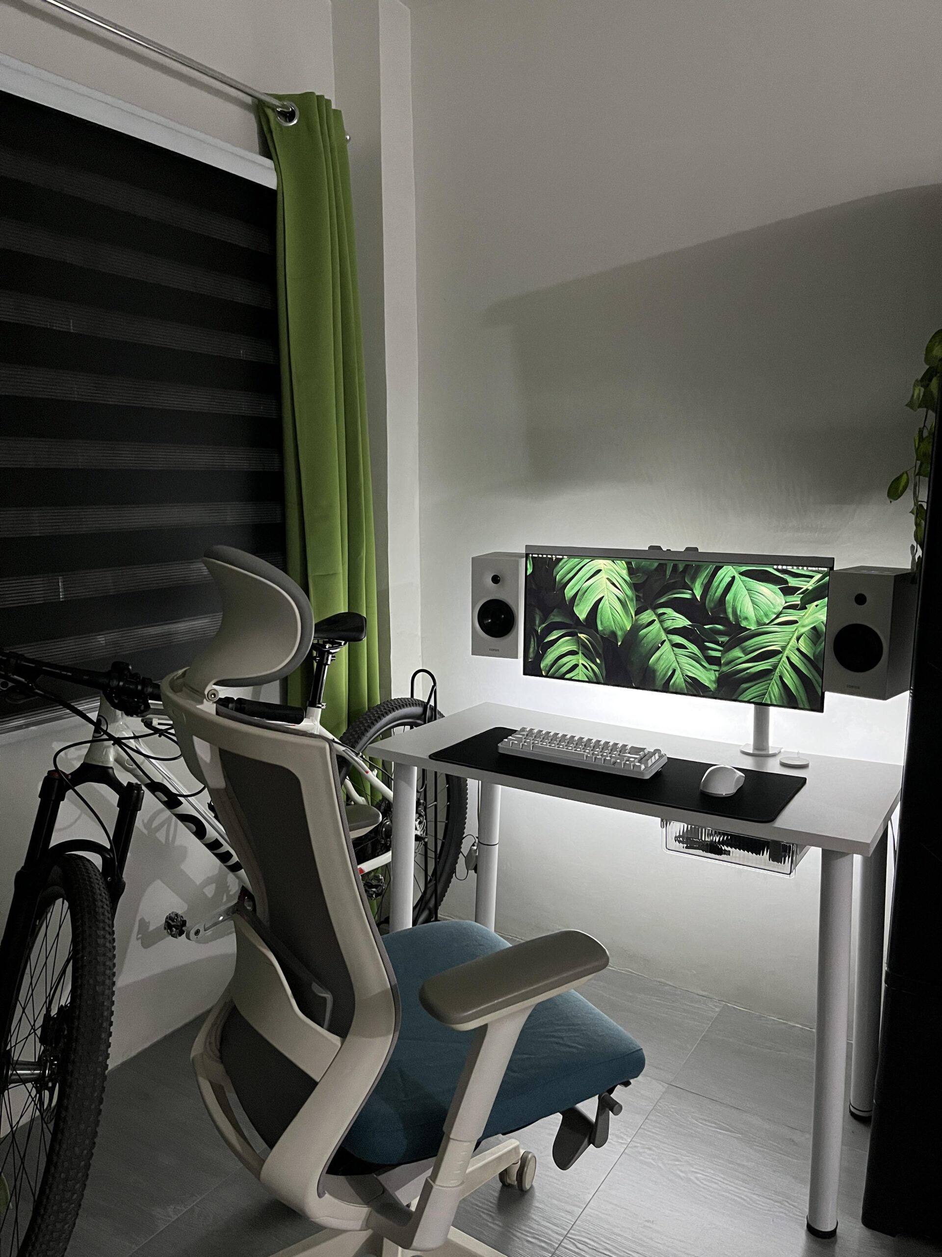 Minimalist Dorm Setup Minimalist Dorm Setup