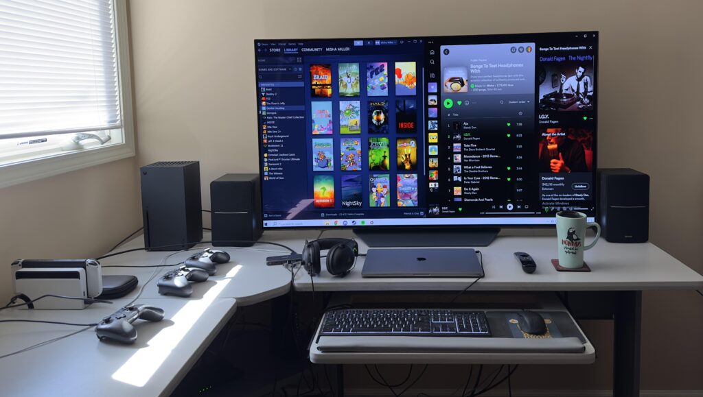 My Current Battlestation! Sorry for the poor cable management.