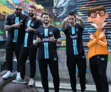 Hwinn's Favourite Gun: Vector