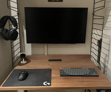 Stealth middle aged gaming set up.
