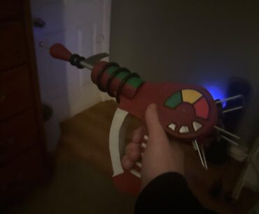 Found this in grand dad’s attic
